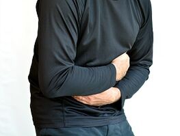 Dor abdominal como um sintoma de parasitas no corpo